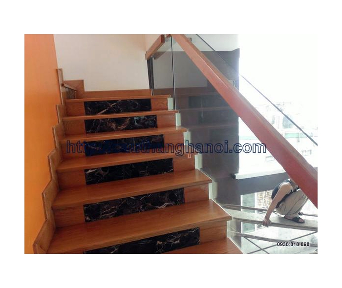 Mặt bậc cầu thang gỗ Sồi Mỹ